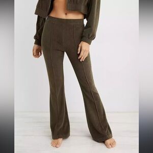 Aerie Groove On Ribbed Velour Flare Pants in Nomad Olive Women's size M